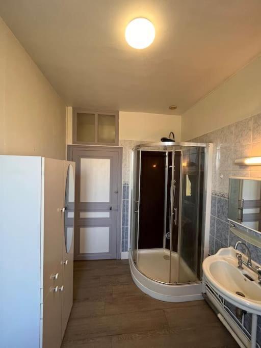 Du Cher Apartment *